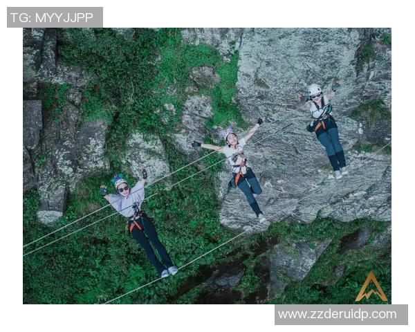 南京攀岩队勇夺攀岩耐力排行榜第一名展现卓越实力与团队精神